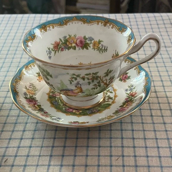 Royal Albert Chelsea Bird Tea Cups - Picture 6 of 16